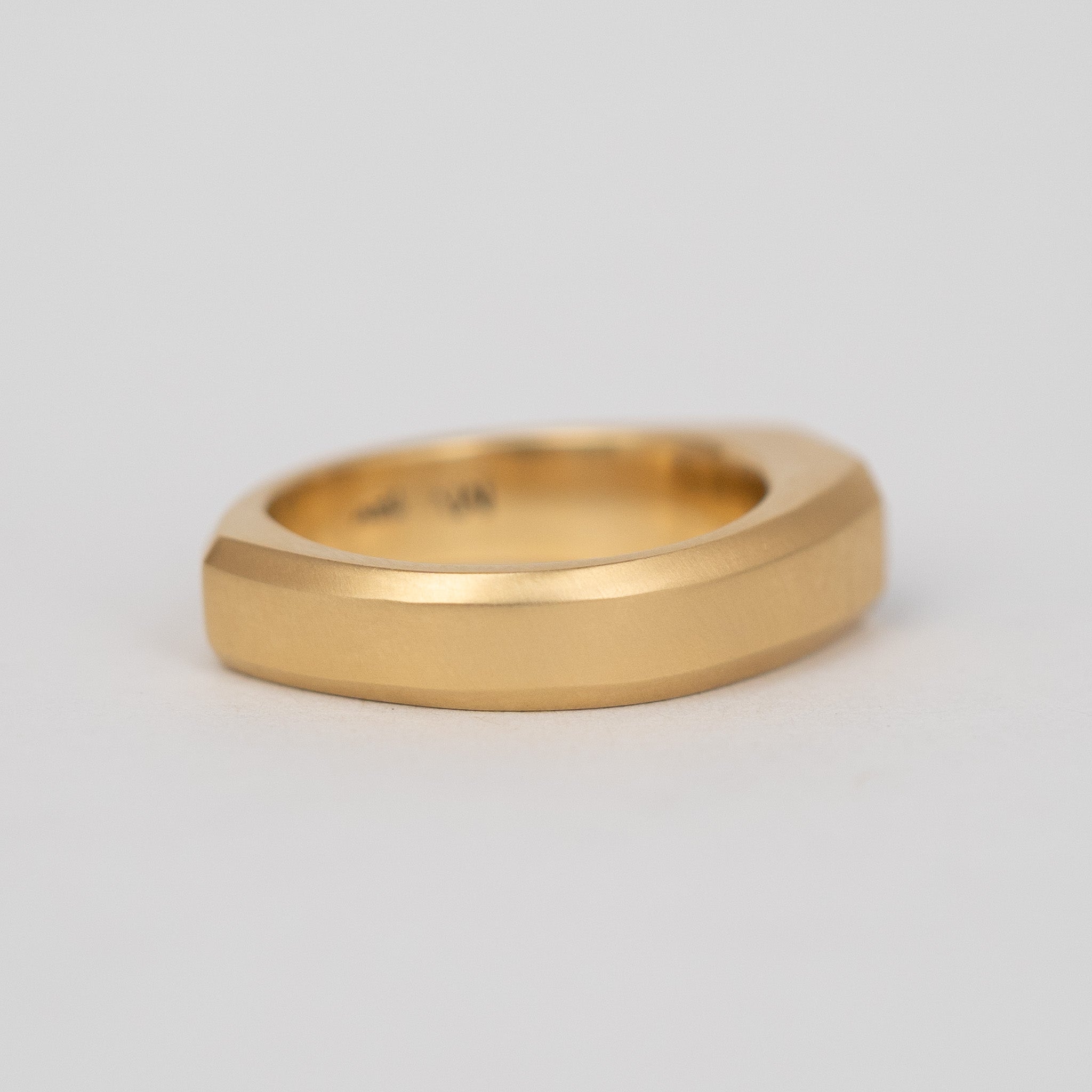 Edge Signet
