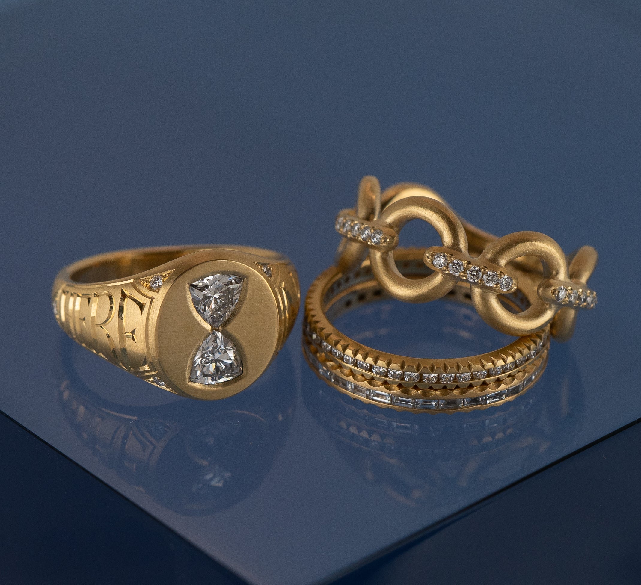 Here & Now Signet
