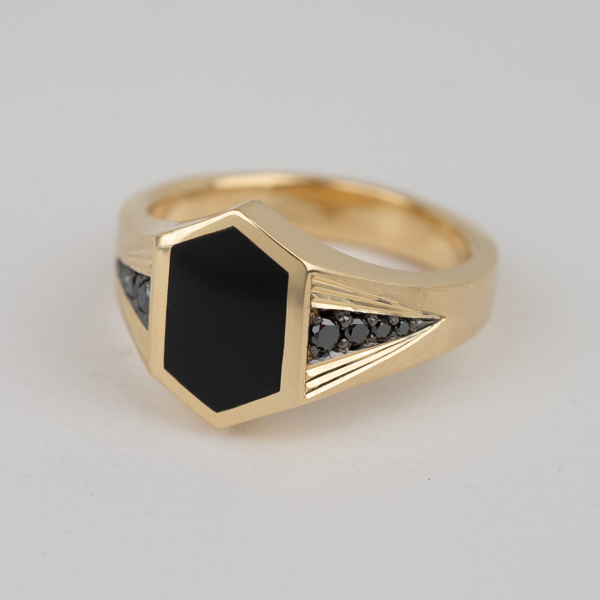 Vanishing Point Signet
