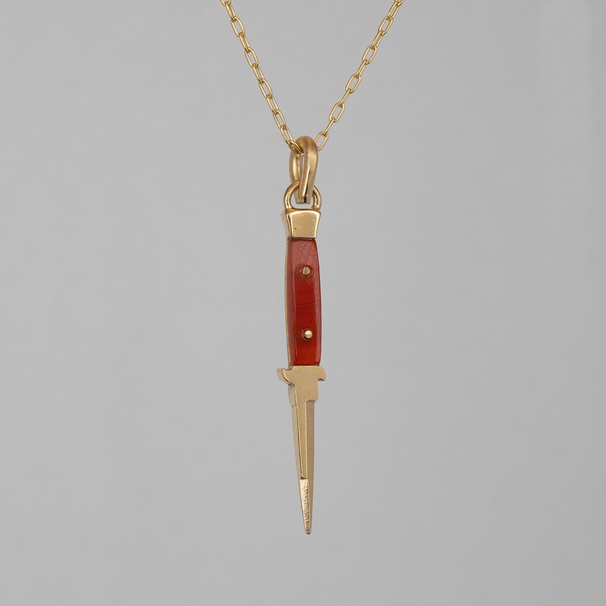 Carnelian Cut a Bitch