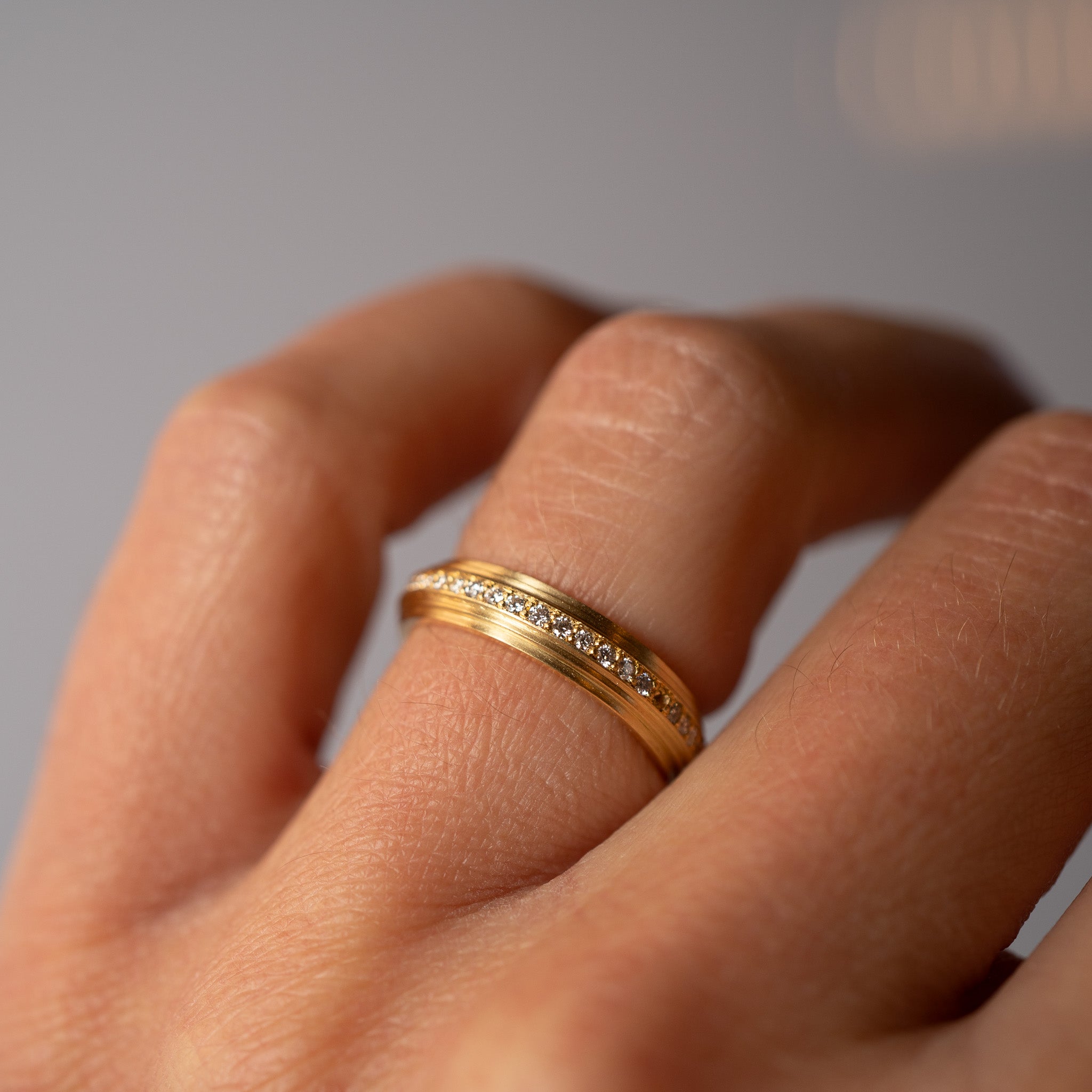 Cavea Band, White Diamonds