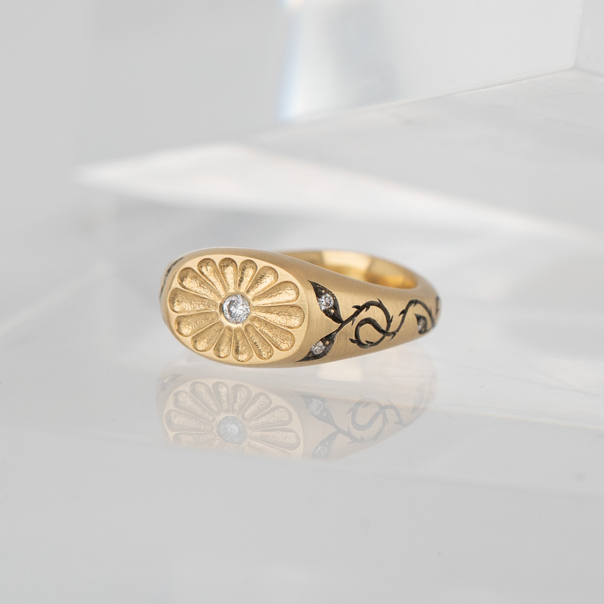 Spying Vine Ring